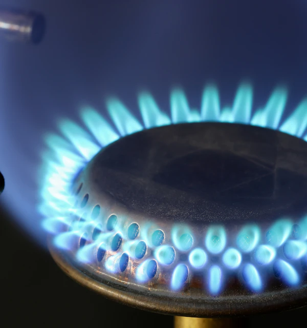 Blaue Gasflamme am Herd